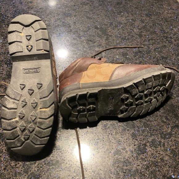 Coach Field Boots - Picture 2 of 4